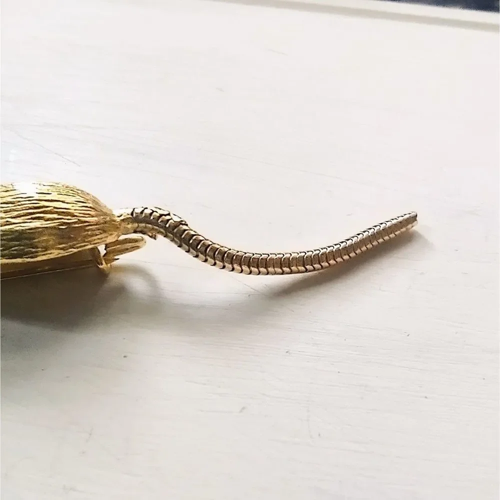 Vintage Gerry's 60's Small Mouse Pin Brooch Gold Tone Red Rhinestone Eyes - Picture 4 of 6